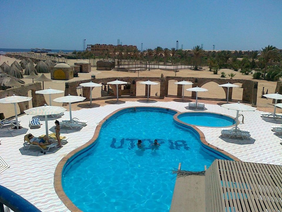 Erste Poolanlage Utopia Beach Club