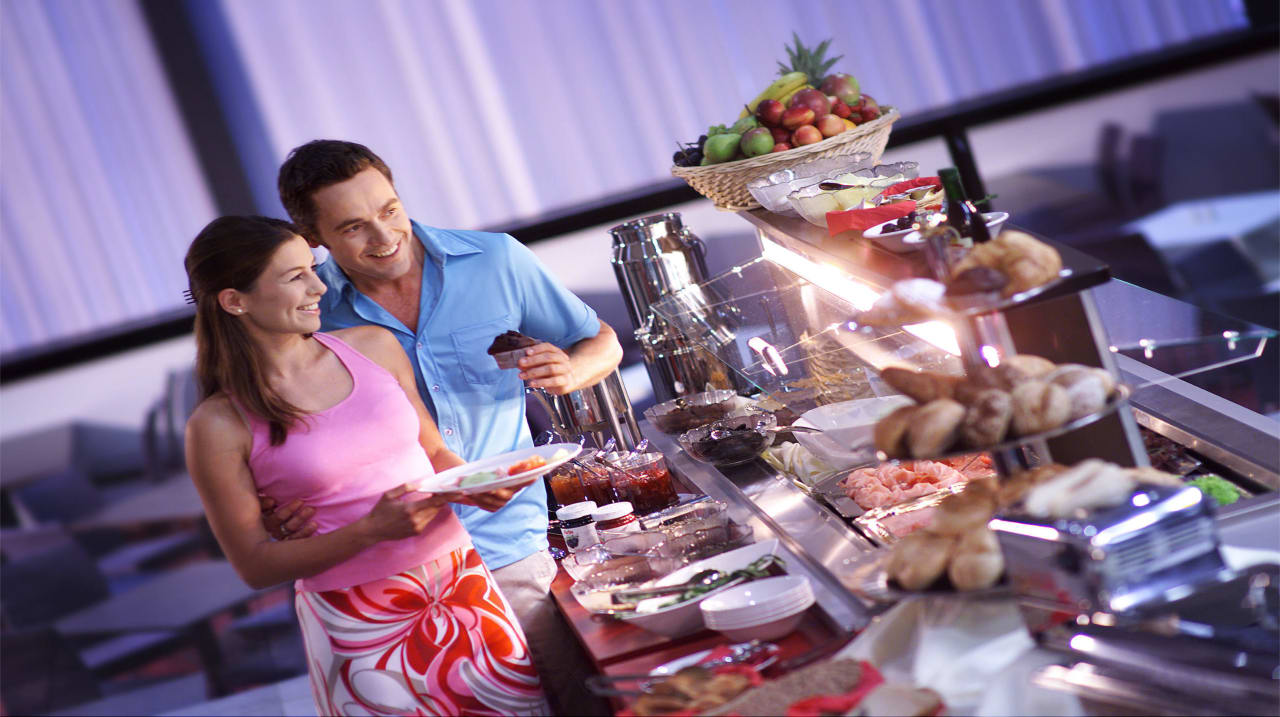 Frühstücksbuffet All In Red Thermenhotel