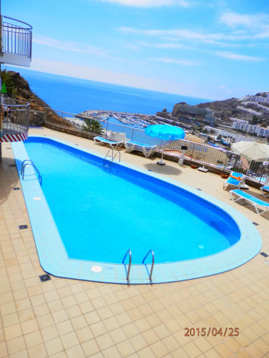 Blick zum Pool Apartment Miriam