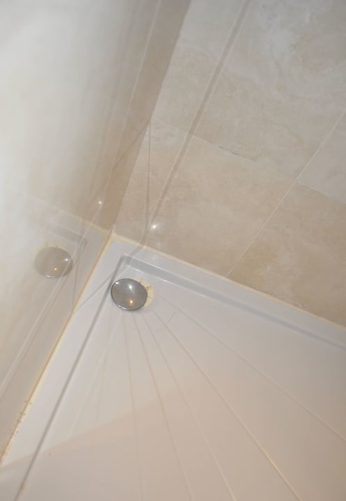 Dusche Hotel Faro, a Lopesan Collection Hotel