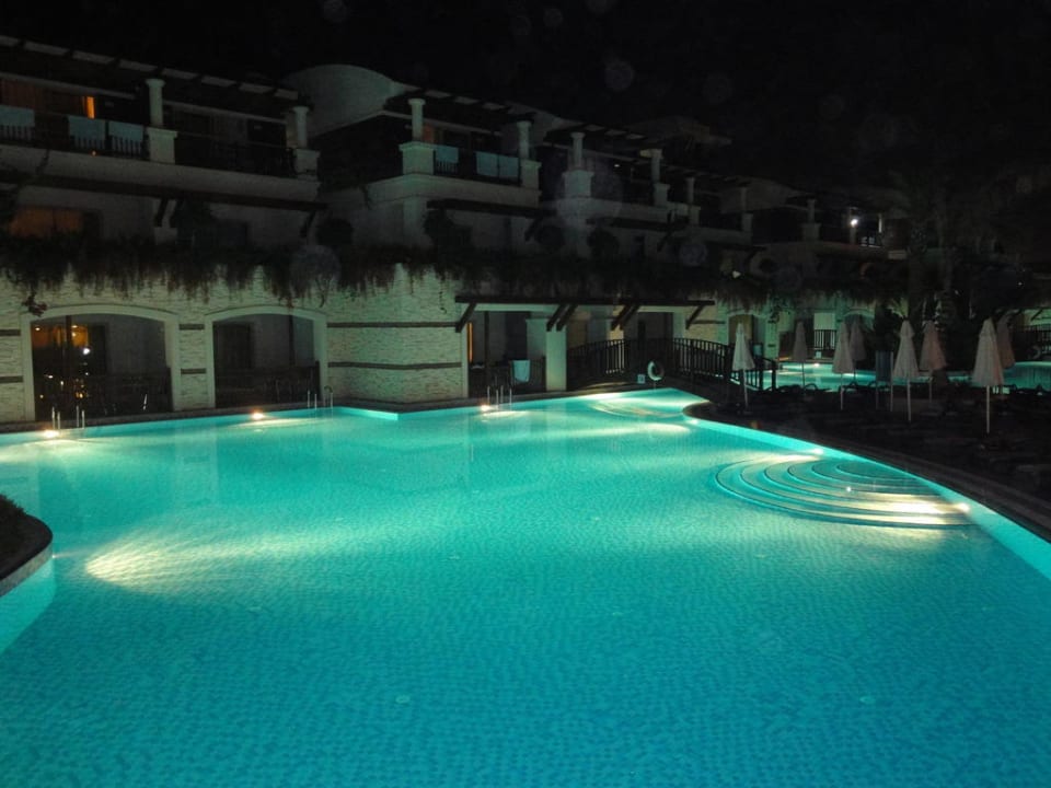 Poolvillen abends Sunis Kumköy Beach Resort Hotel & Spa