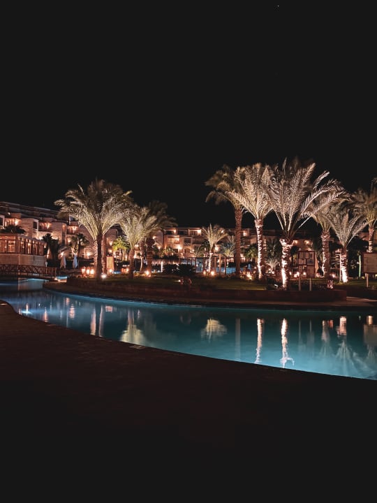 Pool Fort Arabesque Resort, Spa & Villas