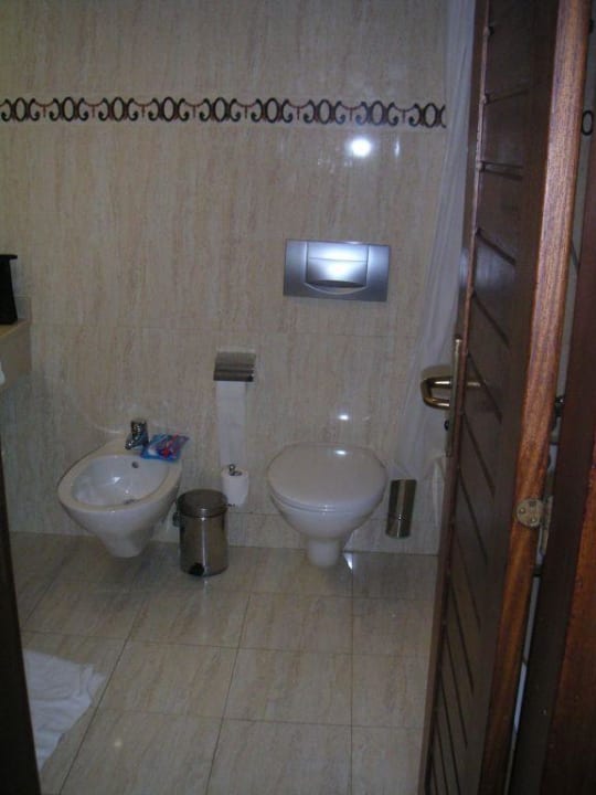 Die Toilette Alexandre Hotel Gala