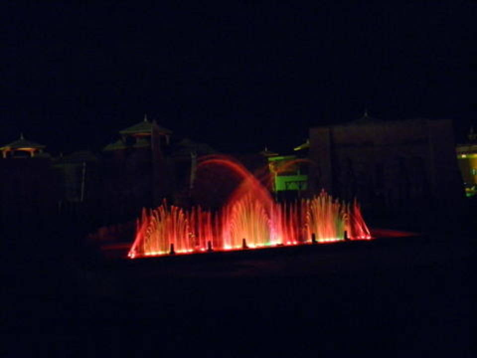 Światło i dźwięk Pickalbatros Alf Leila Wa Leila Resort - Neverland Hurghada