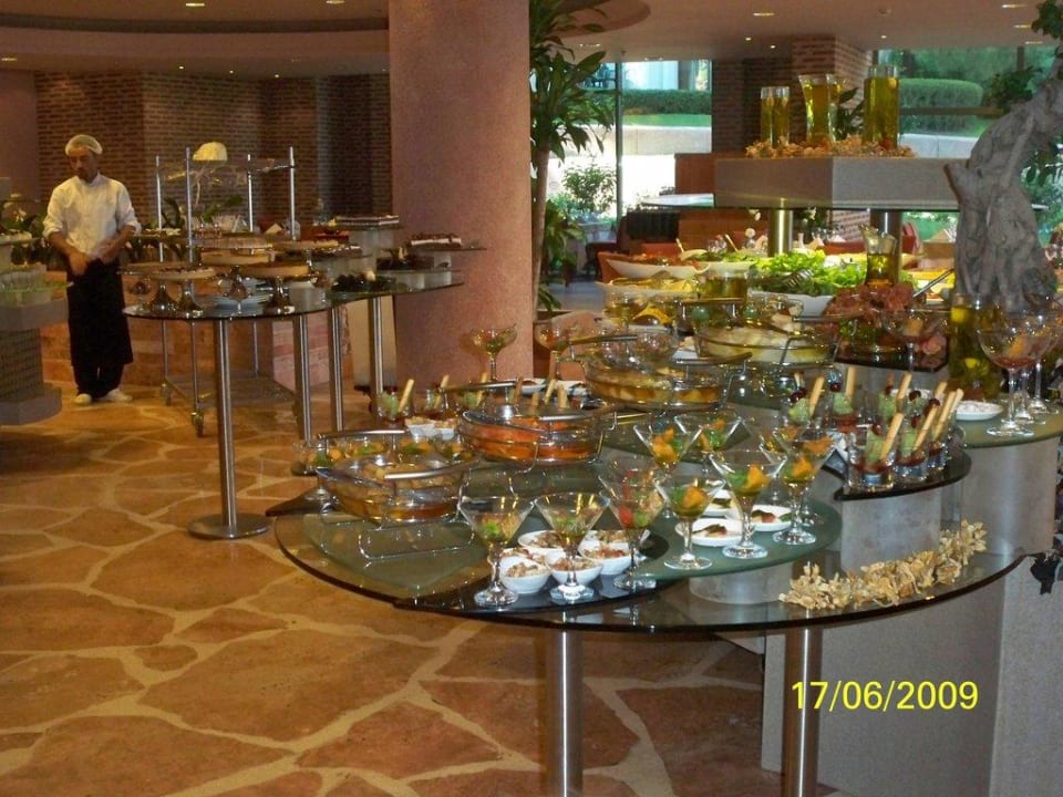 Buffet Gloria Verde Resort