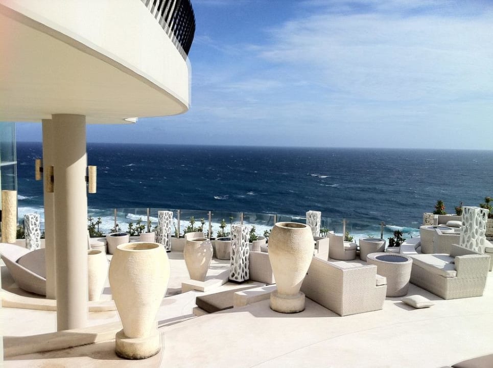 Bar Aussen Umana Bali, LXR Hotels & Resorts