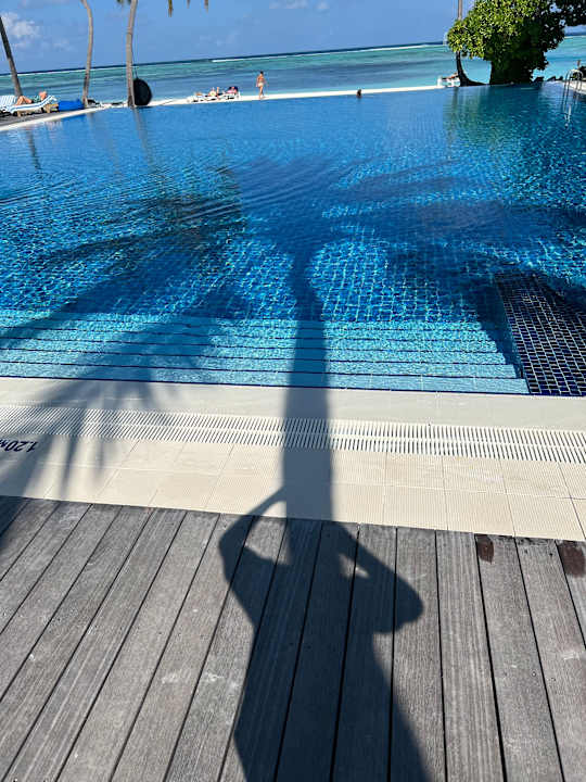 Pool Meeru Maldives Resort Island