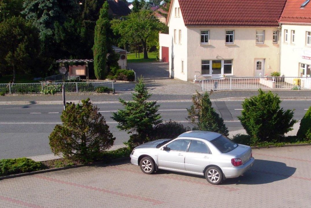 Parkplatz vor dem Hotel Landhotel zur Klinke
