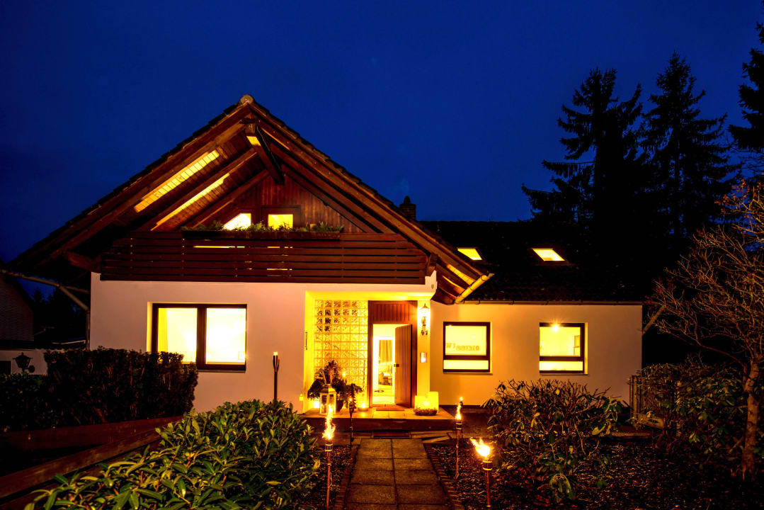 Ferienhaus RoWissimo bei Nacht RoLigio® Ferienhaus