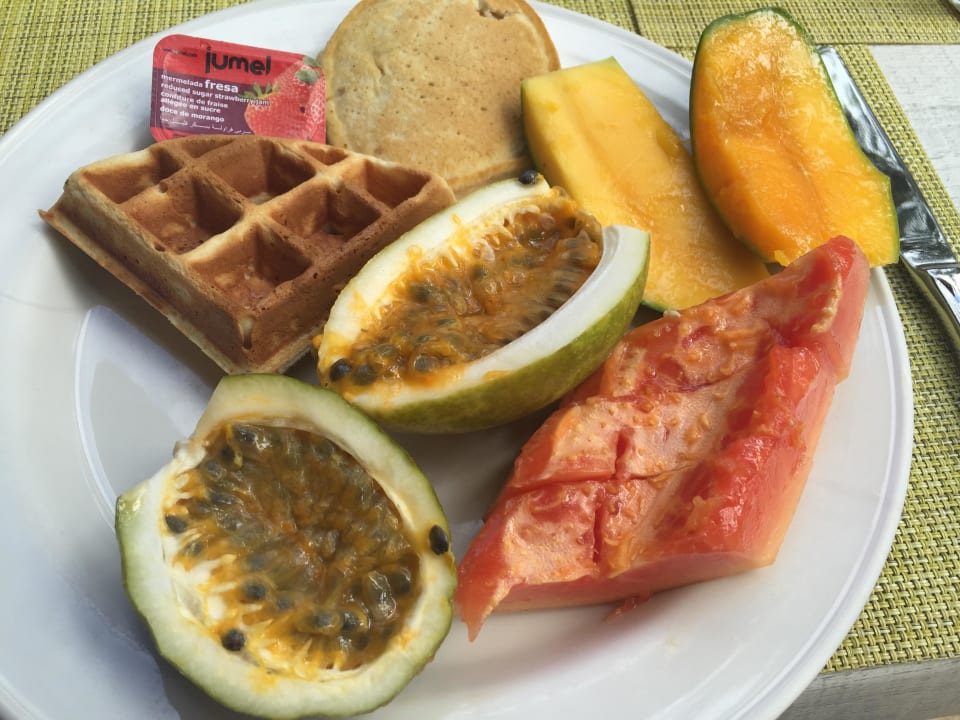 Frühstück mit frischem Obst Wyndham Alltra Samana