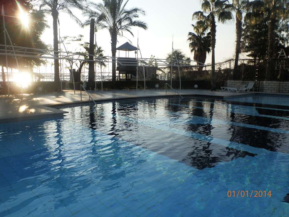 Saubere Poolanlage Sealife Buket Resort & Beach