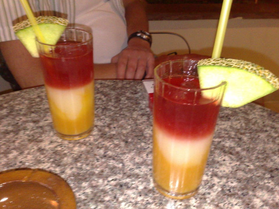 Lecker Cocktail Pickalbatros Jungle Aqua Park Resort - Neverland Hurghada