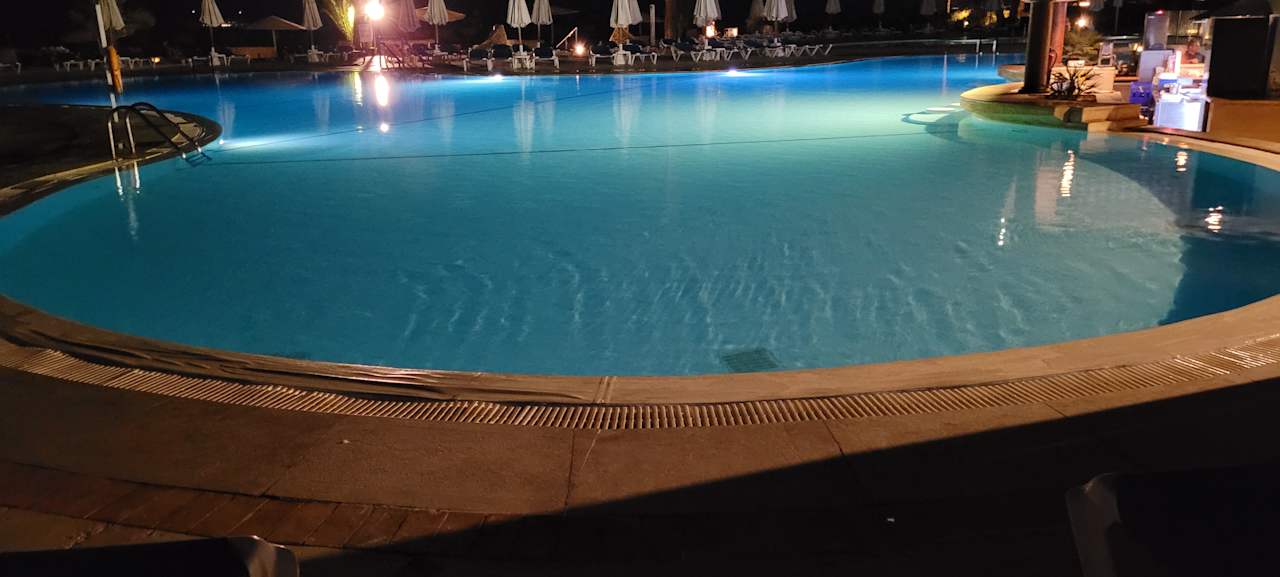 Pool Mövenpick Resort & Spa El Gouna