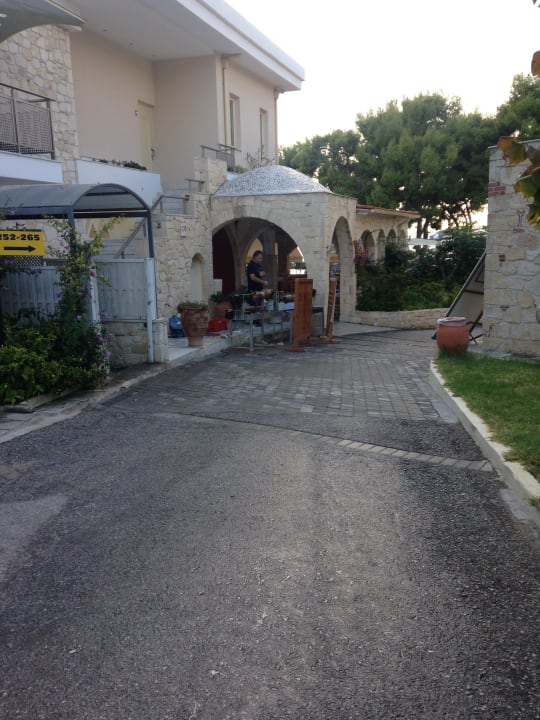 Außenansicht Hotel Portes Beach