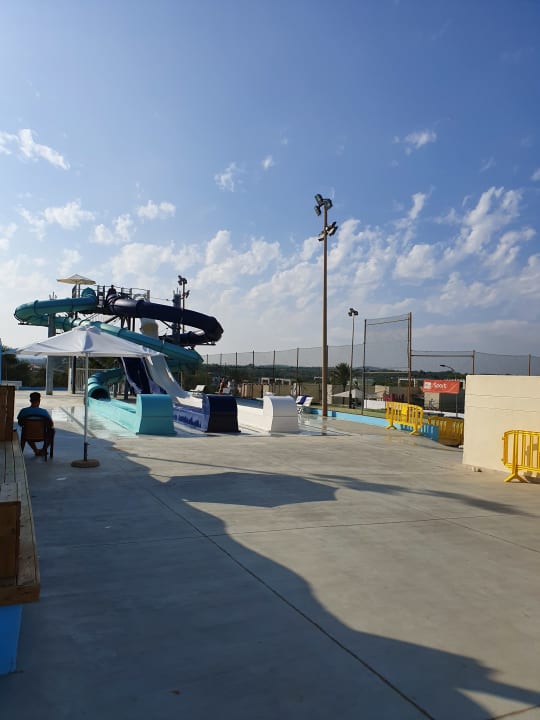 Pool blau punta reina