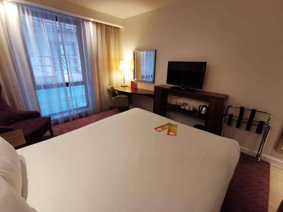 Zimmer Hampton by Hilton London Waterloo