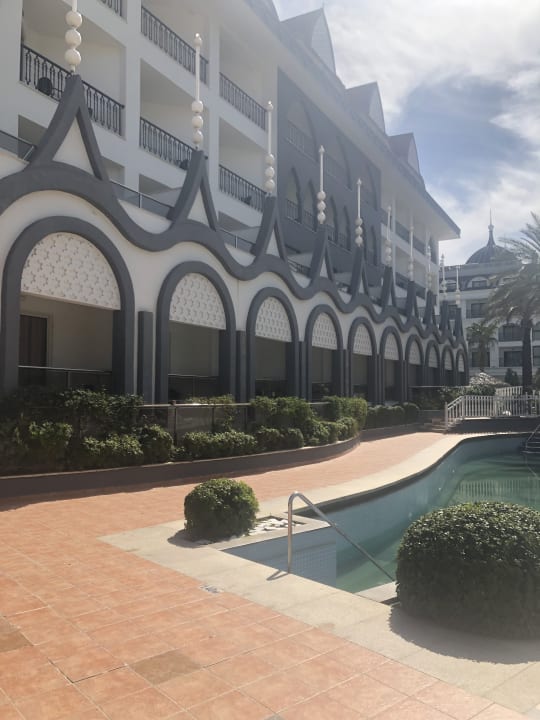 Pool Well Palace Side