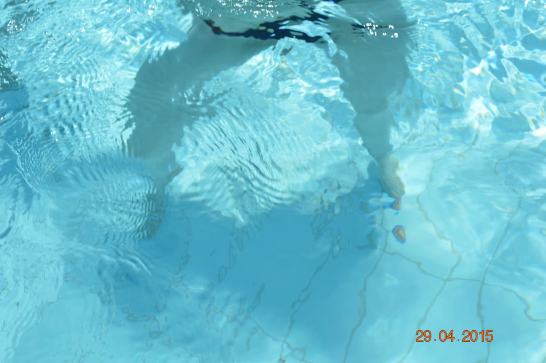 Вода в бассейне  Jaz Makadi Oasis Resort