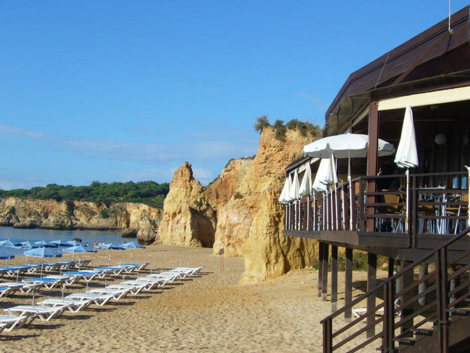 Strand mit Restaurant Hotel Jardim do Vau