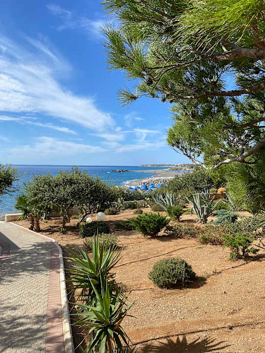 Außenansicht Hotel Kakkos Bay