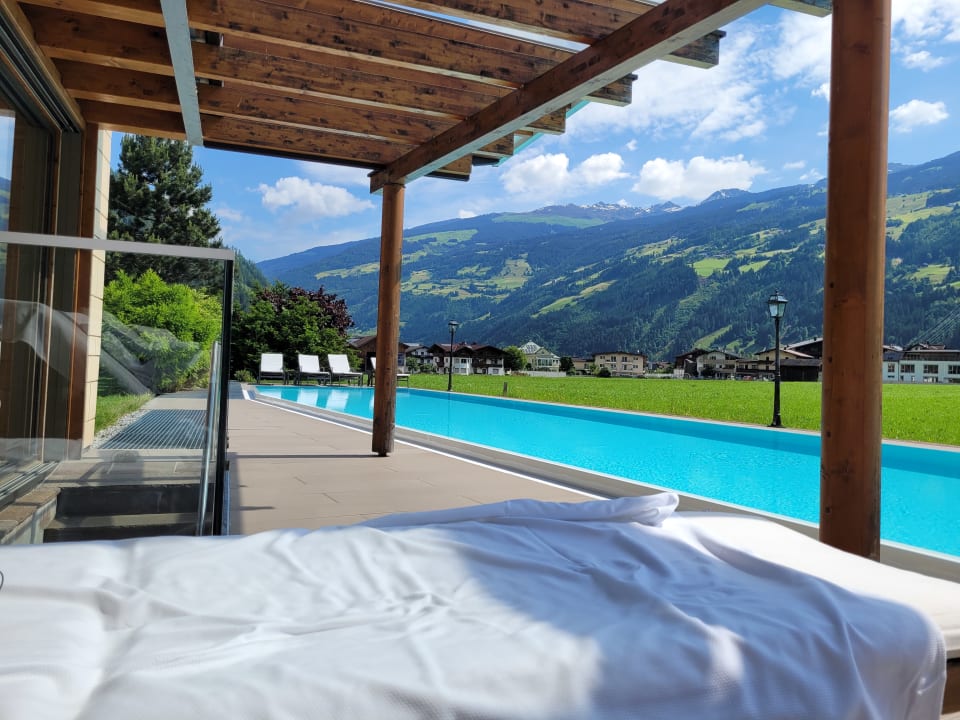 Pool Theresa - Wellness & Genießer Hotel