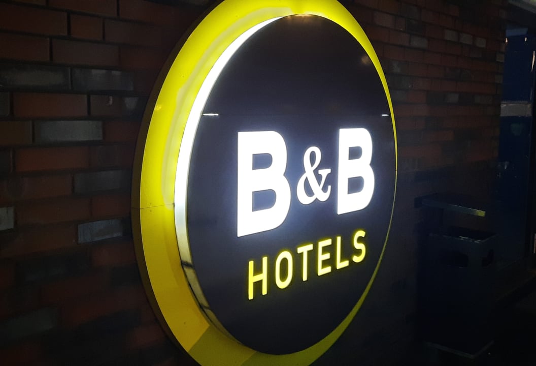 Außenansicht B&B Hotel Lüneburg