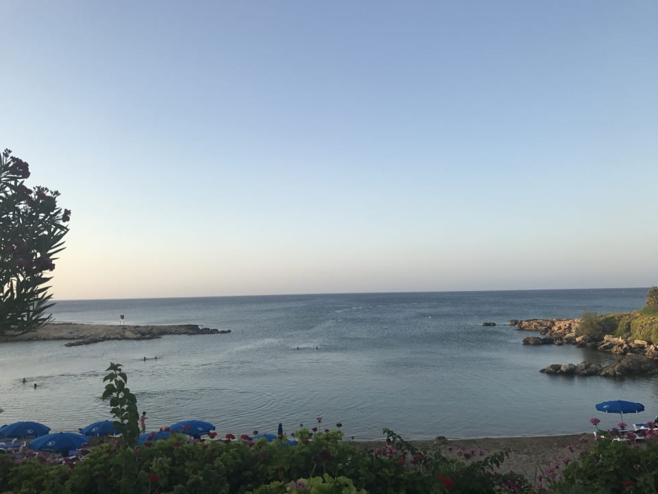 Strand Crystal Springs Beach Hotel