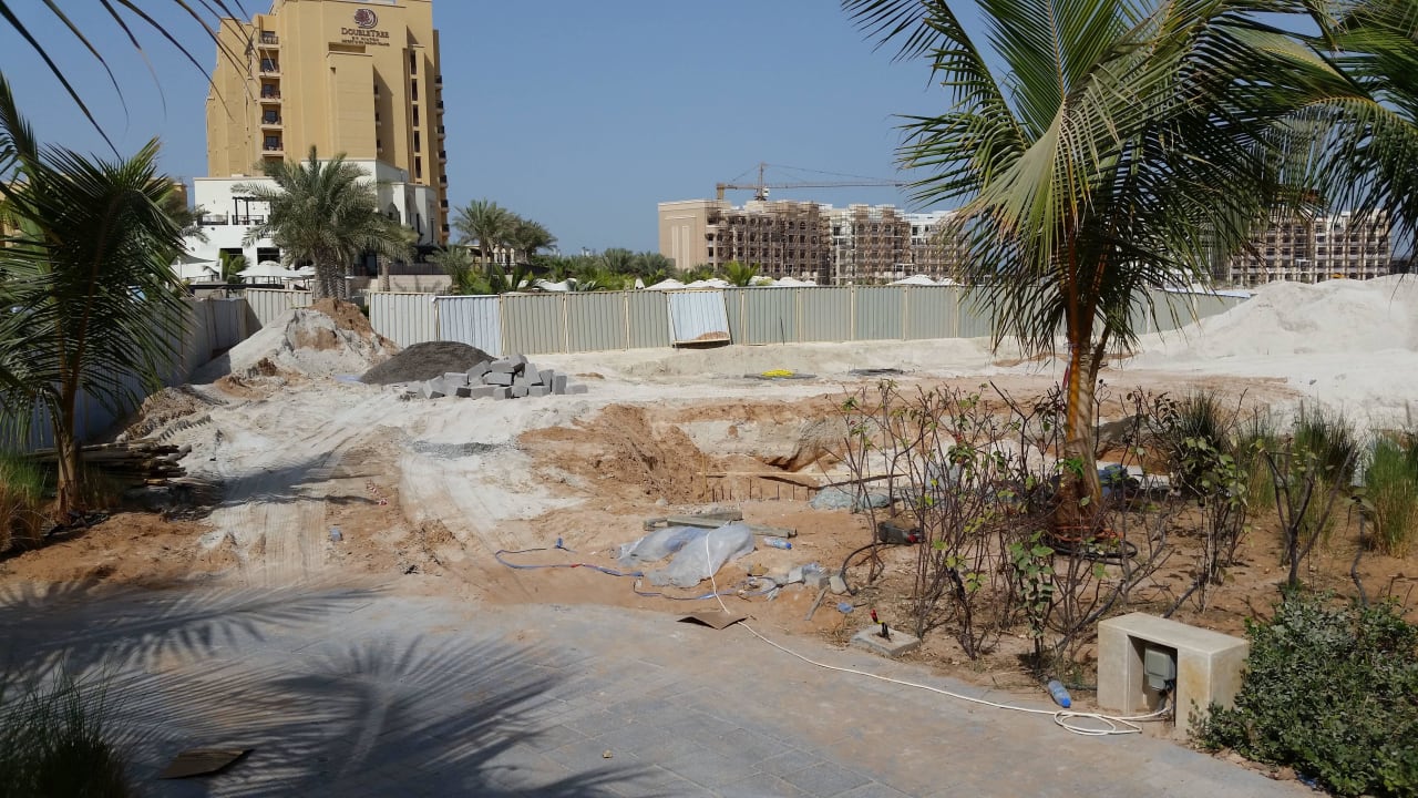 Baustelle Pool DoubleTree by Hilton Resort & Spa Marjan Island