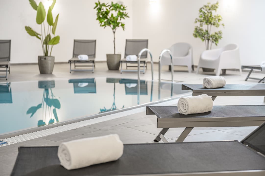 Pool AlpenParks Hotel & Apartment Alpendorf