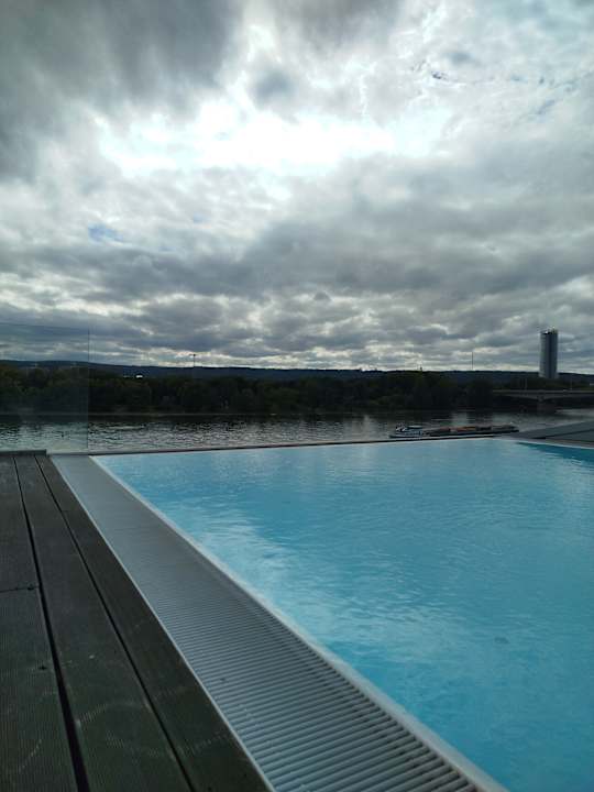 Pool Hotel Kameha Grand Bonn