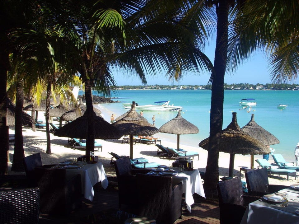 Le Bar Plage Beachrestaurant Royal Palm Beachcomber Luxury
