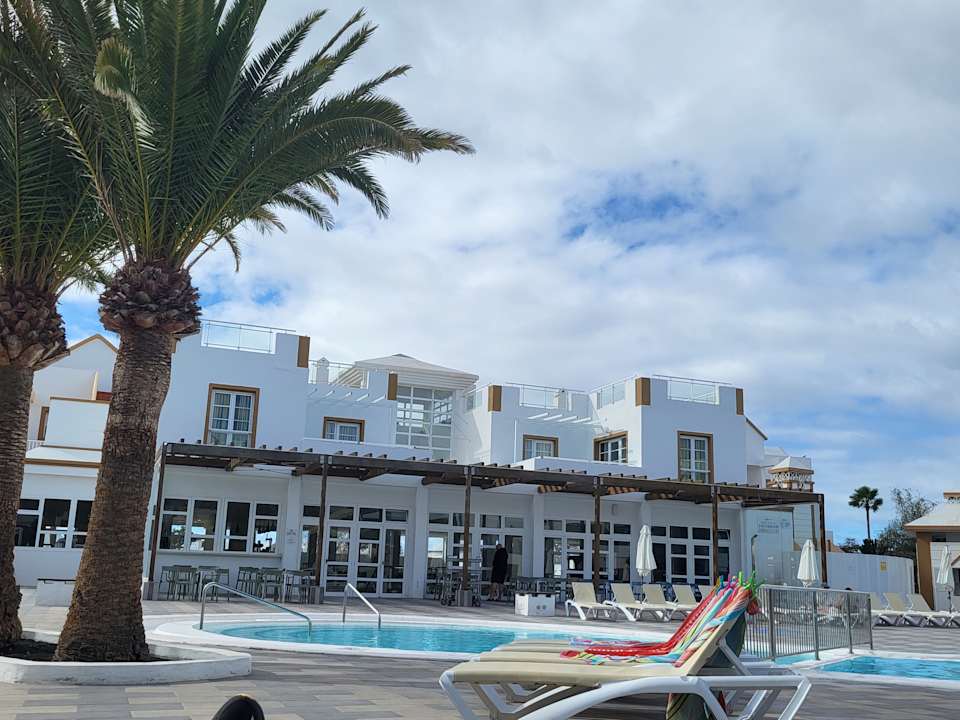 Pool Apartamentos LIVVO Morromar