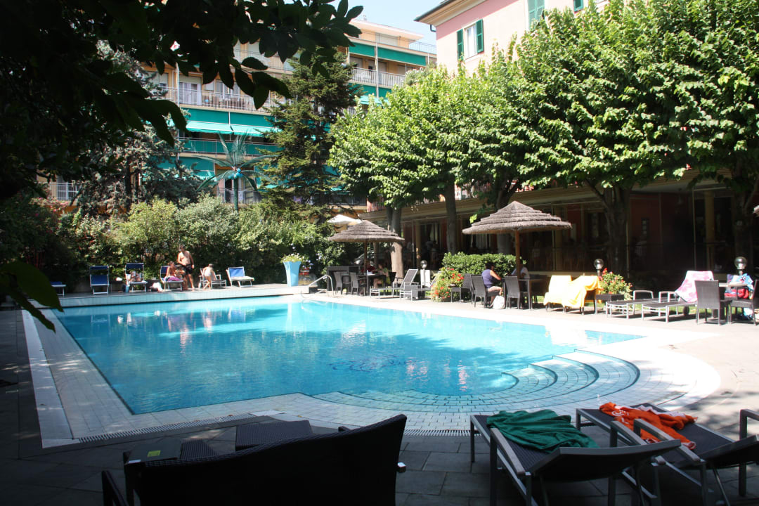 Schöner Pooal Hotel Clelia