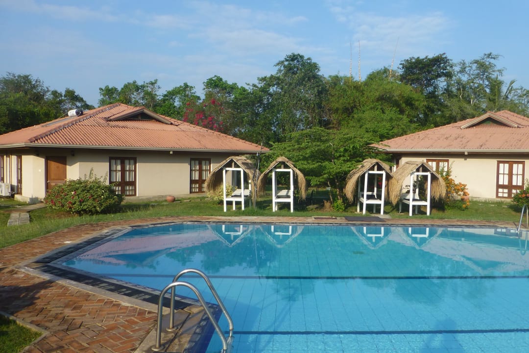 Pool Hibiscus Garden Hotel