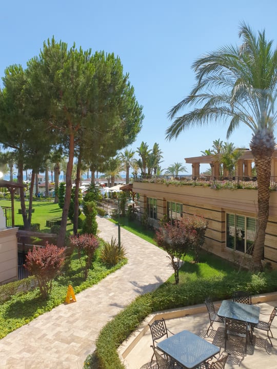 Gartenanlage Crystal Tat Beach