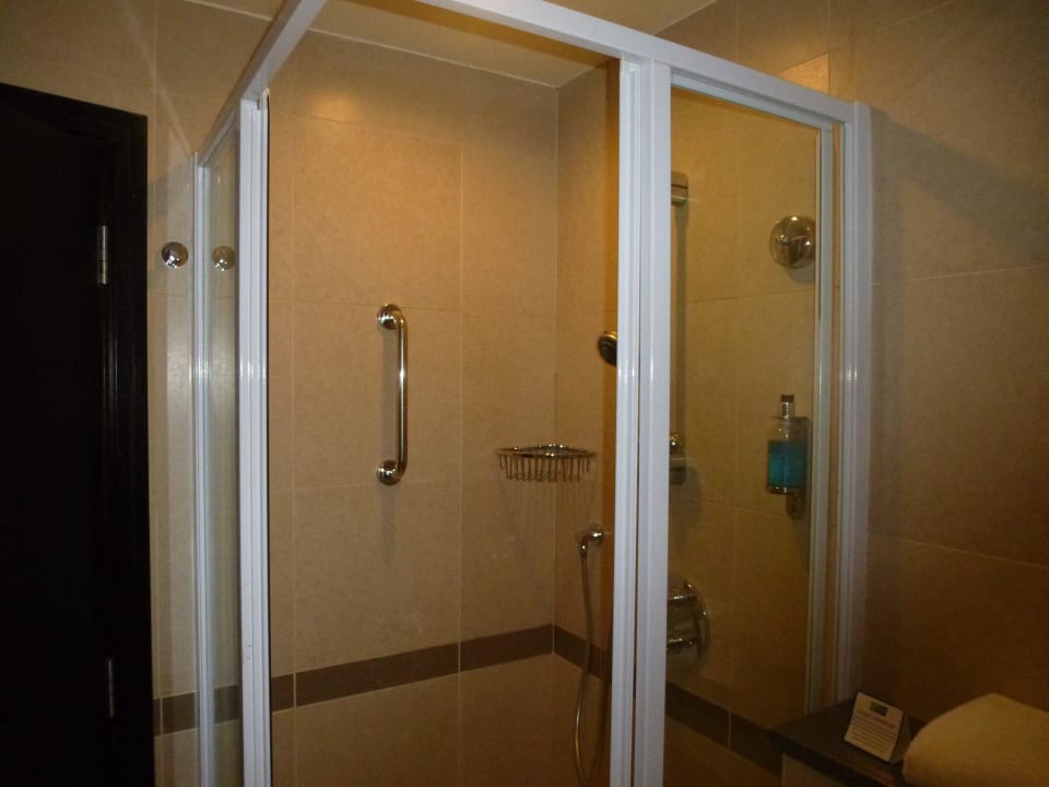Bad mit Dusche Hotel Holiday Inn Express Jumeirah