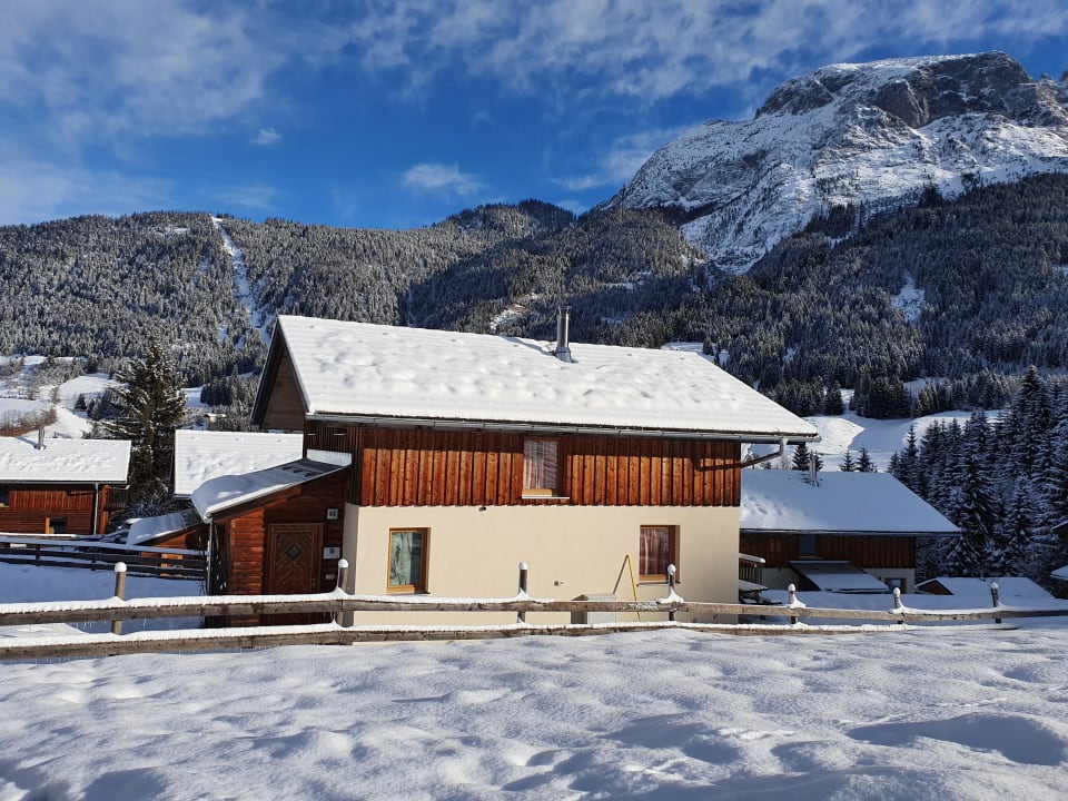 Ausblick Alpendorf Dachstein West by ALPS RESORTS
