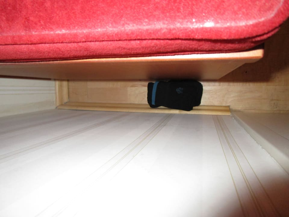 Die liegengebliebenen fremden Socken Hotel Zum Schiff