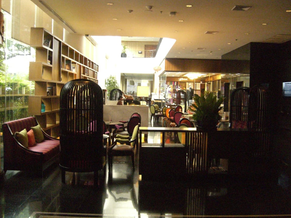 Kleine Bar vor dem Restaurant Hotel Century Park