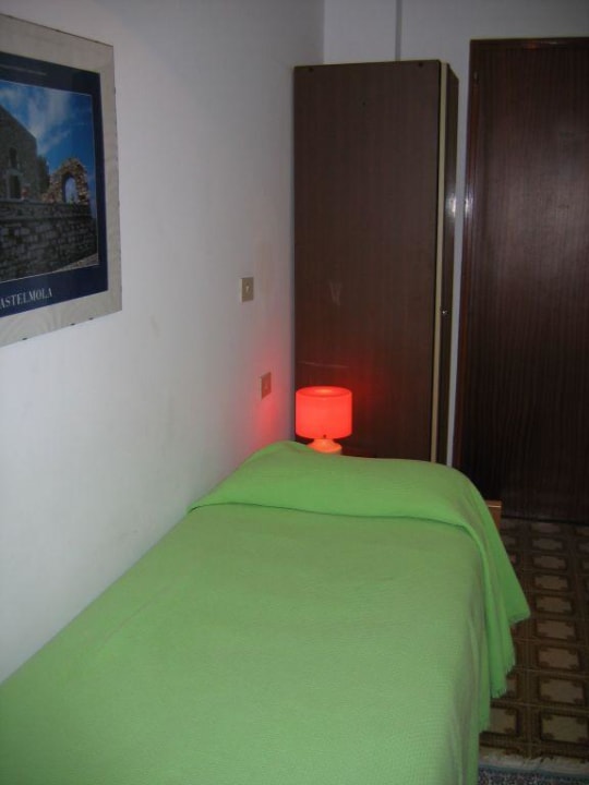 Einfaches Einzelzimmer 5.Stock Hotel Elios