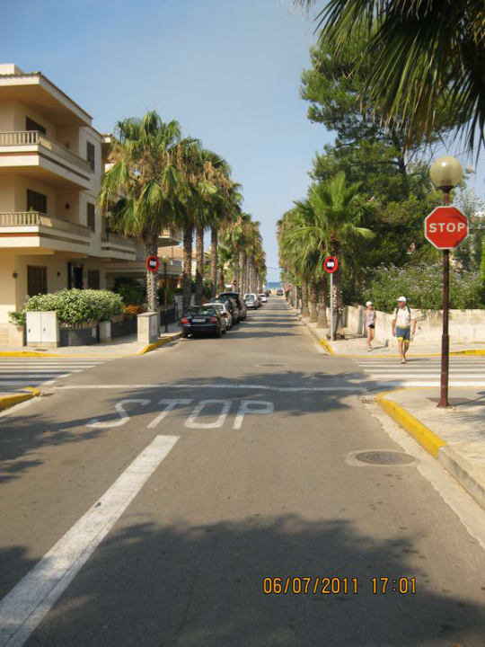 Straße zum Strand Grupotel Montecarlo