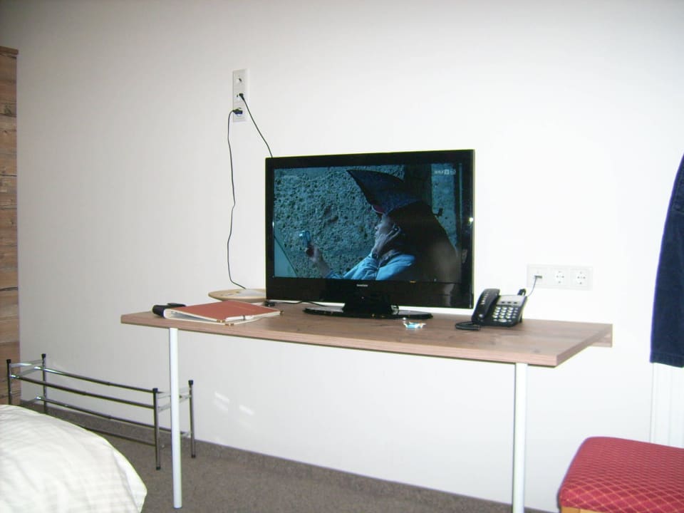 Fernseher auf "Tisch" Panoramahotel Talhof Garni