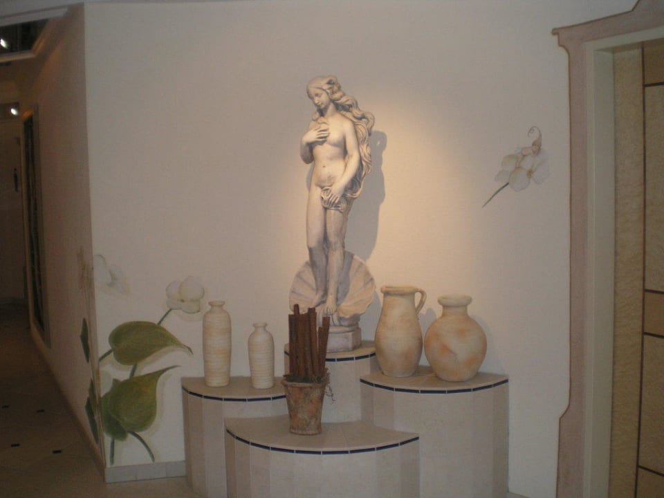 Vor dem WC Wellnessresort Vier Jahreszeiten