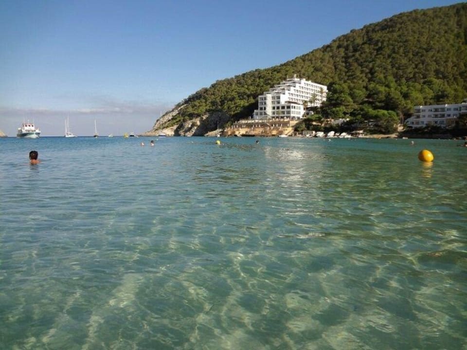 Hotelansicht vom Strand aus Palladium Hotel Cala LLonga - Adults only