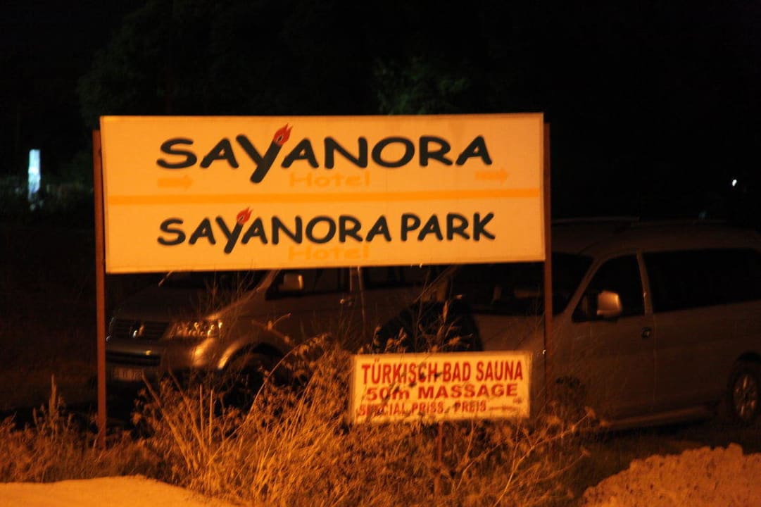 Wegweiser Sayanora Hotel