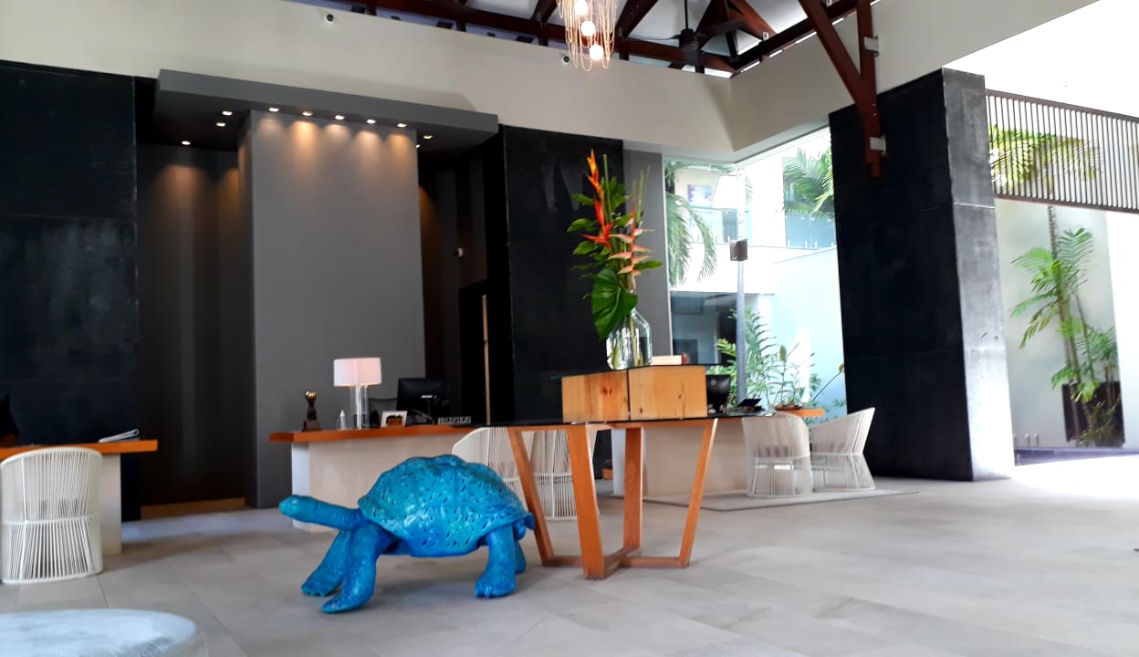 Lobby Eden Bleu Hotel