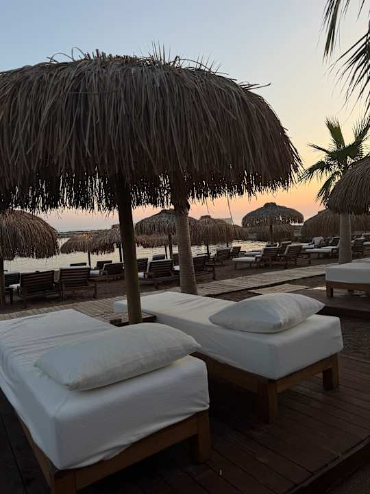 Strand Rubi Platinum Sign