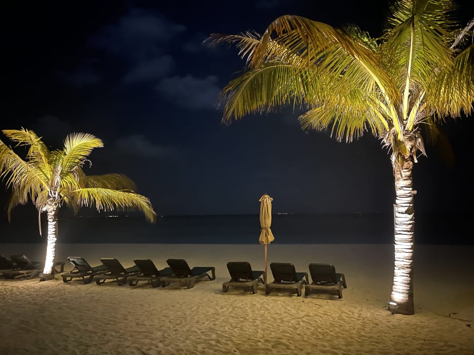 Strand Kuredu Island Resort & Spa