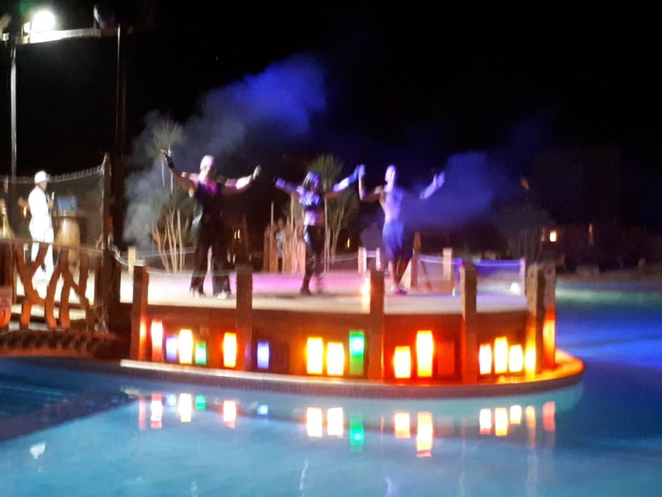 Entertainer  Pickalbatros Jungle Aqua Park Resort - Neverland Hurghada