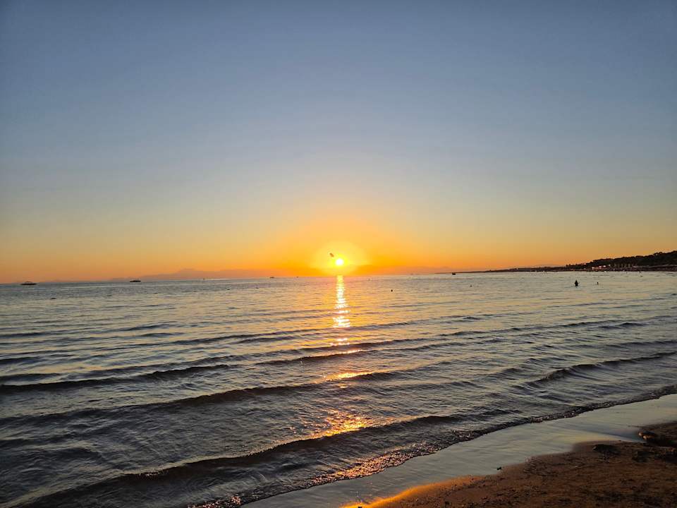 Strand Side Story Resort & Spa